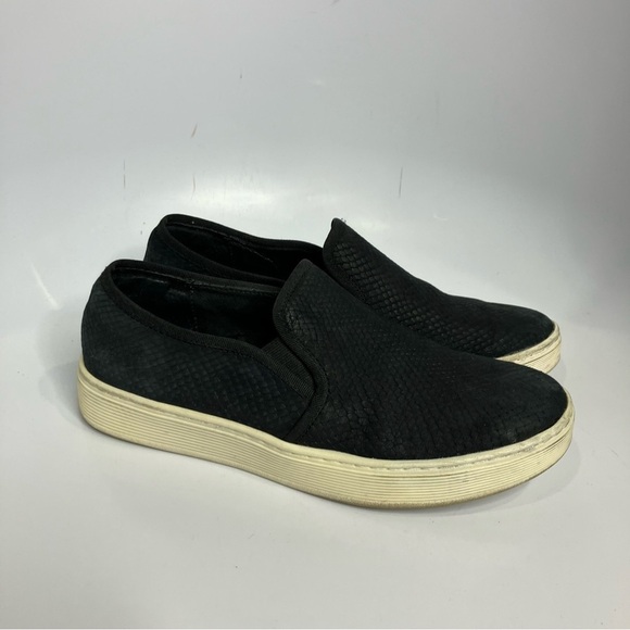 Sofft textured black leather slip on sneakers size 9 - Picture 1 of 7